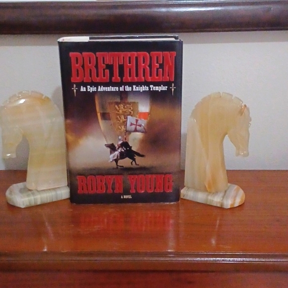 Brethren An Epic Adventure of the Knights Templar written by Robyn Young - Picture 1 of 6